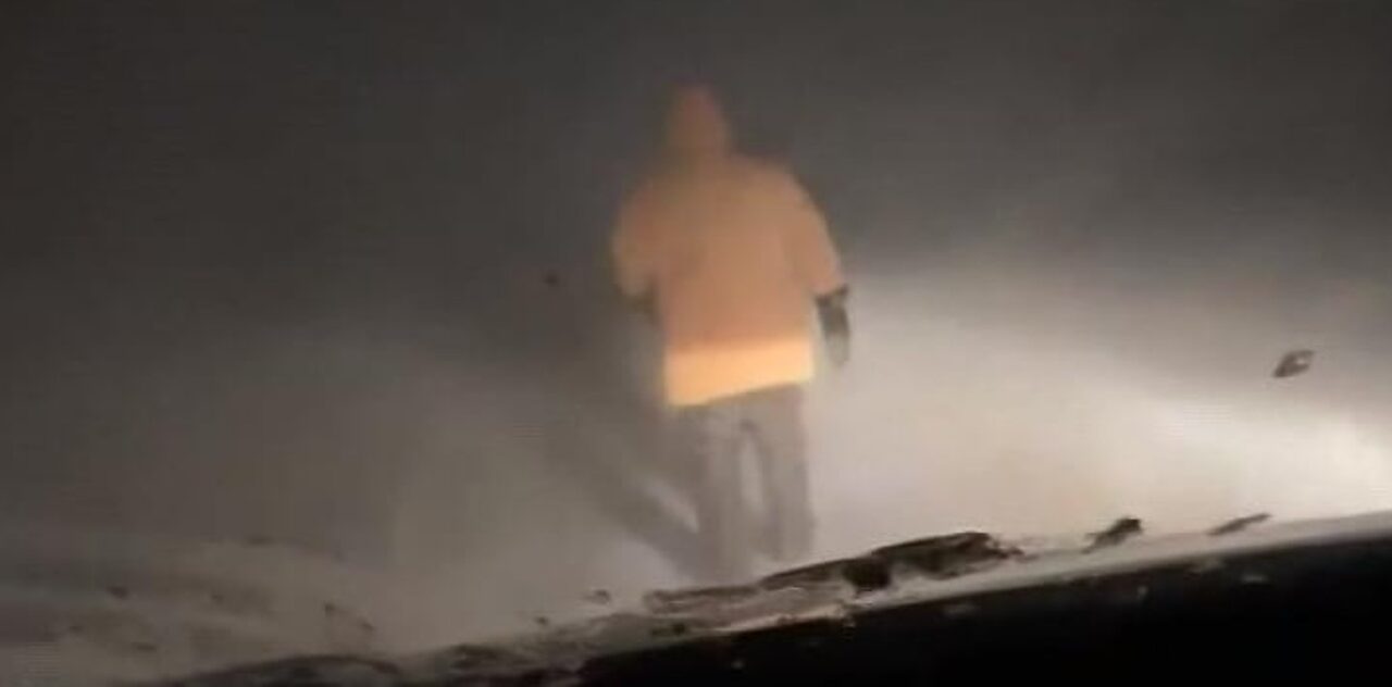 80-Year-Old Man Saves Motorists Stuck in Blizzard